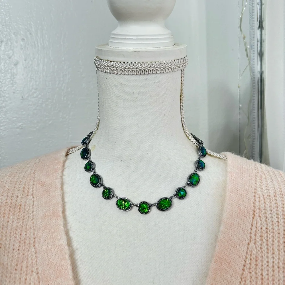 Dragon eye Green Gemstone Necklace - Picture 2 of 4